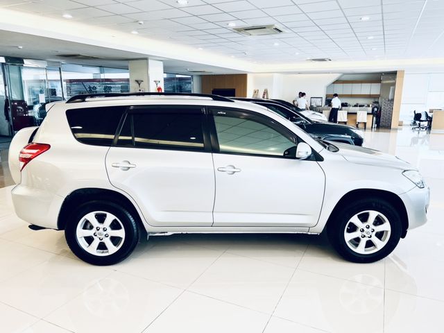 RAV4 2.4 2WD  第4張相片