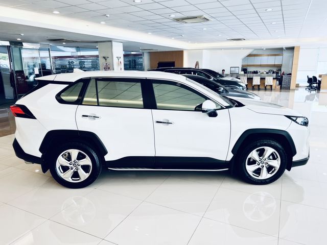 RAV4 2.0  第4張相片