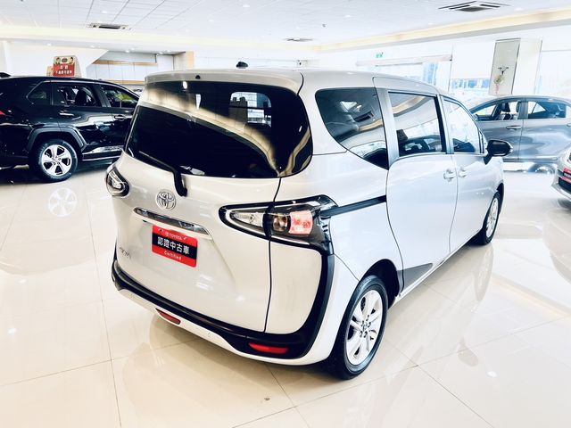 SIENTA 1.8  第5張相片
