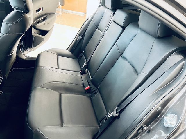 ALTIS 1.8  第9張相片