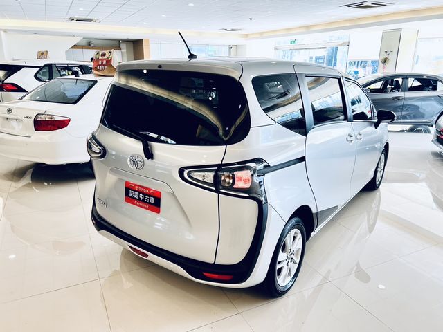 SIENTA 1.8  第5張相片