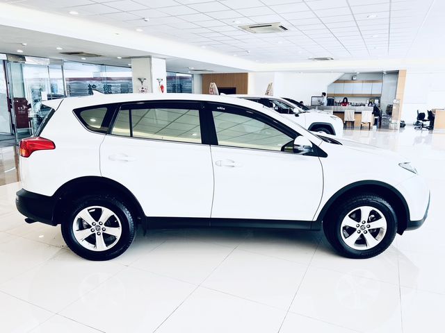 RAV4 2.0  第4張相片