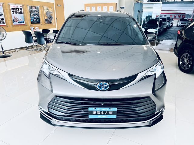 SIENNA 2.5HV  第2張相片