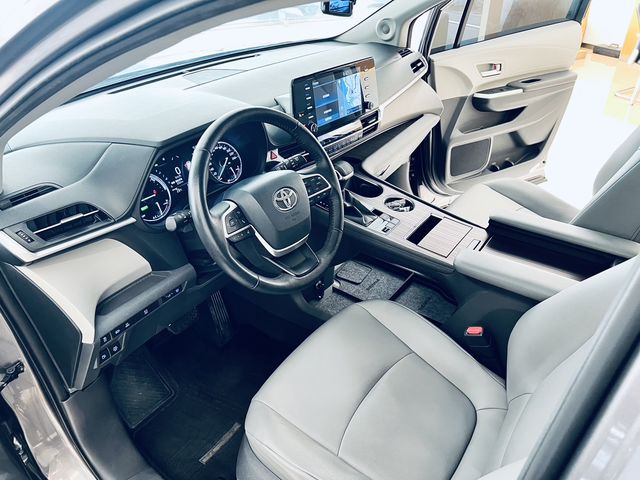 SIENNA 2.5HV  第8張相片