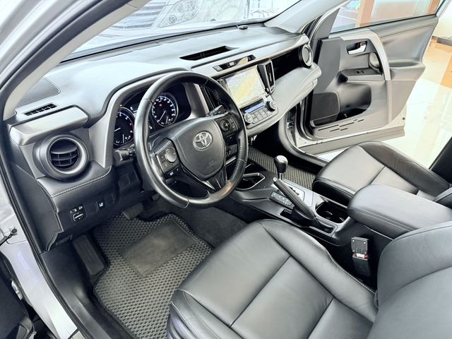 RAV4 2.0  第8張相片