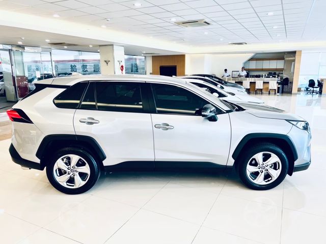 RAV4 2.0  第4張相片
