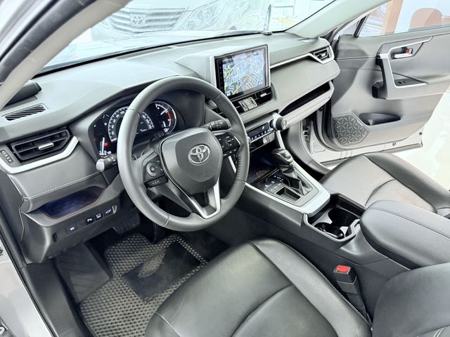 RAV4 2.0  第8張相片