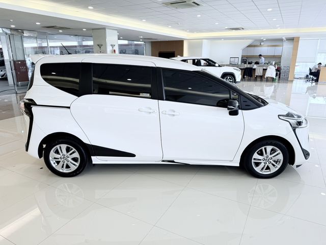 SIENTA 1.8  第4張相片