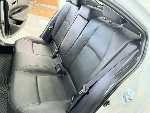 ALTIS 1.8  第9張相片