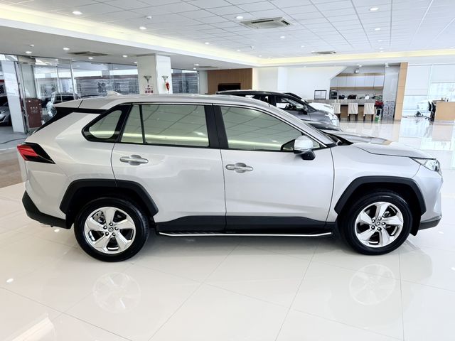RAV4 2.0  第4張相片