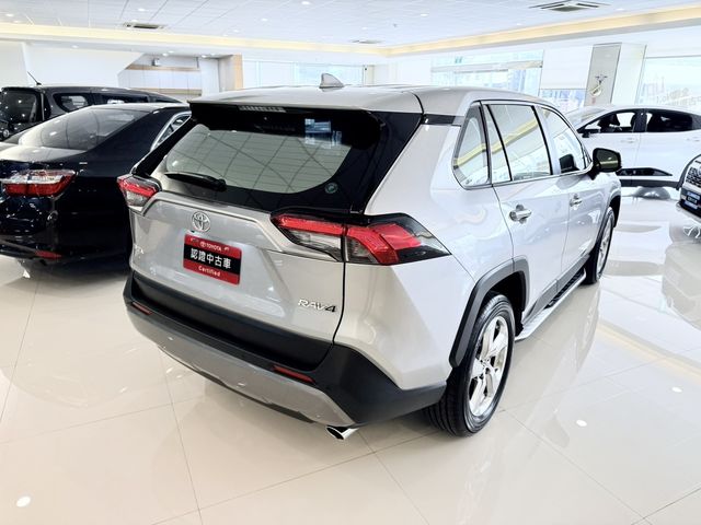 RAV4 2.0  第5張相片