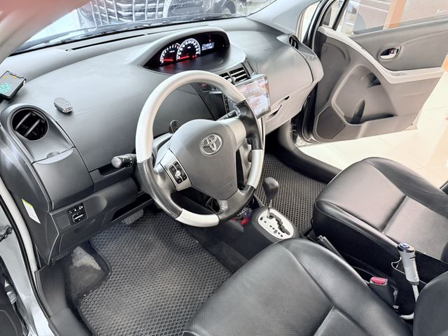 YARIS 1.5  第8張相片