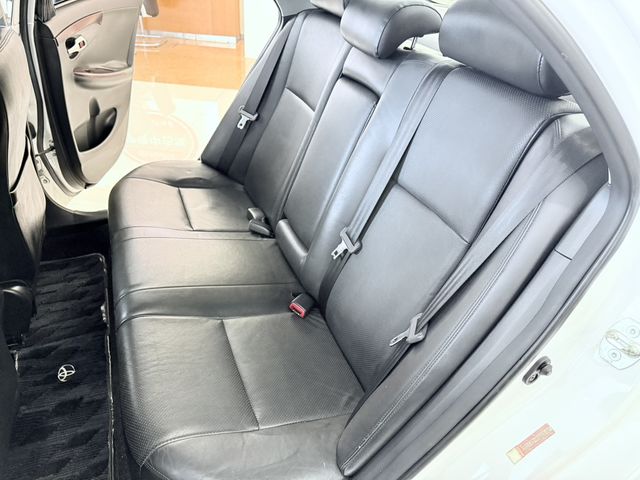 ALTIS 1.8  第9張相片