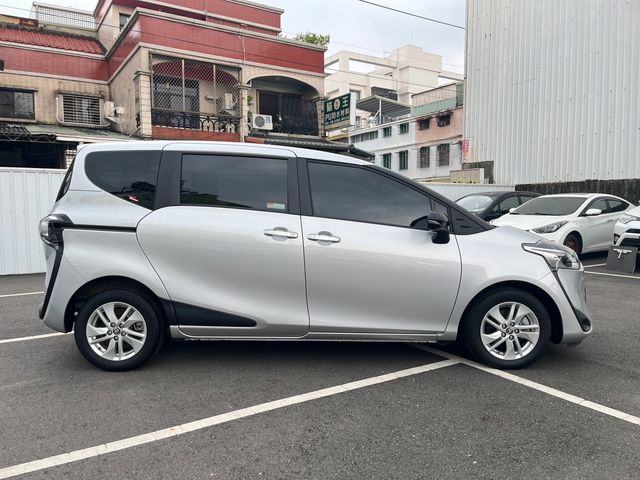 SIENTA 1.8  第4張相片
