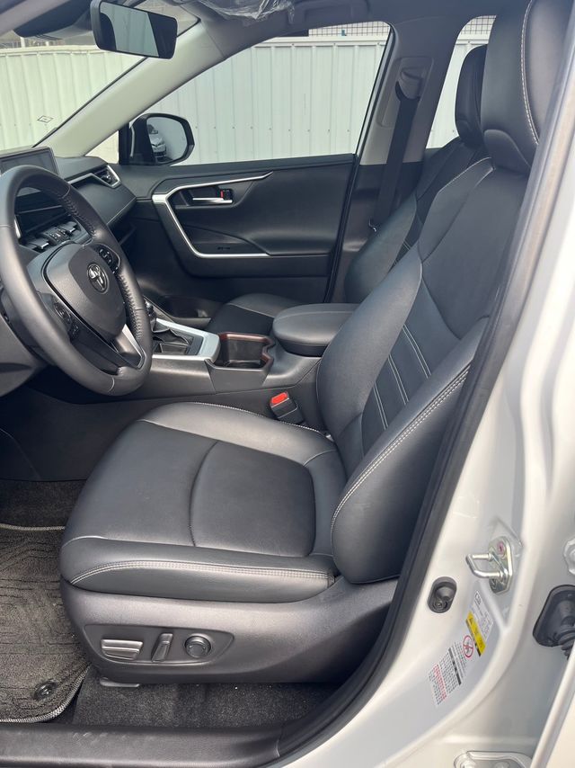 RAV4 2.0  第8張相片