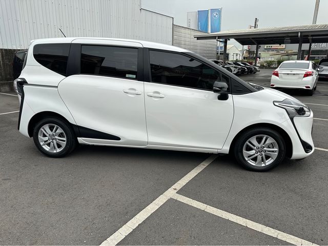 SIENTA 1.8  第4張相片
