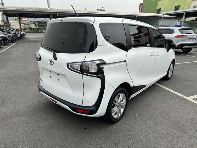 SIENTA 1.8  第5張相片