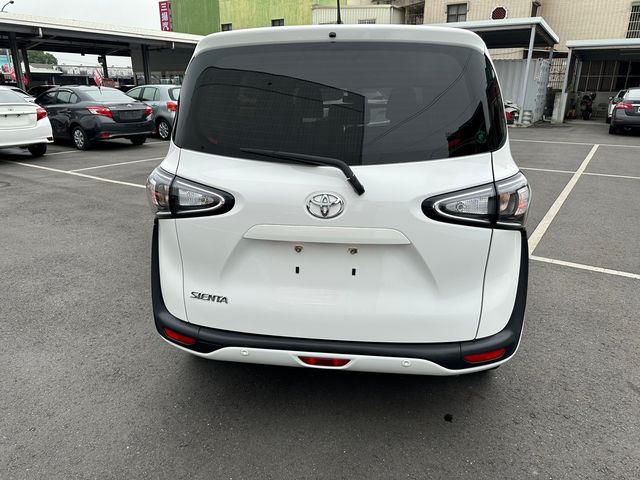 SIENTA 1.8  第6張相片