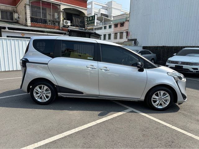 SIENTA 1.8  第4張相片