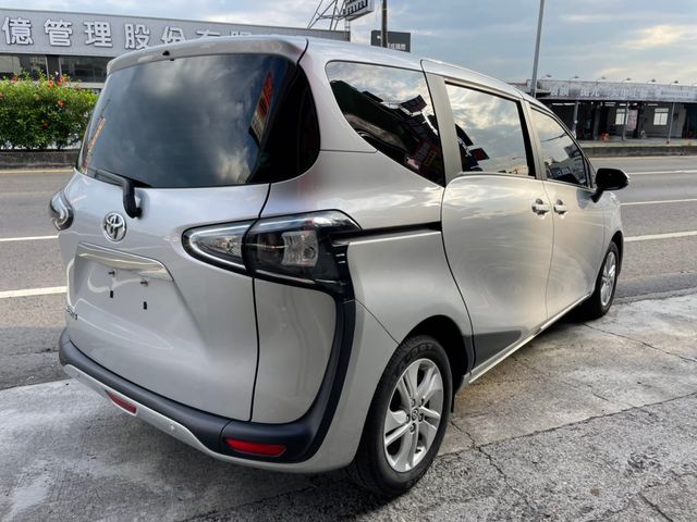 SIENTA 1.8  第4張相片