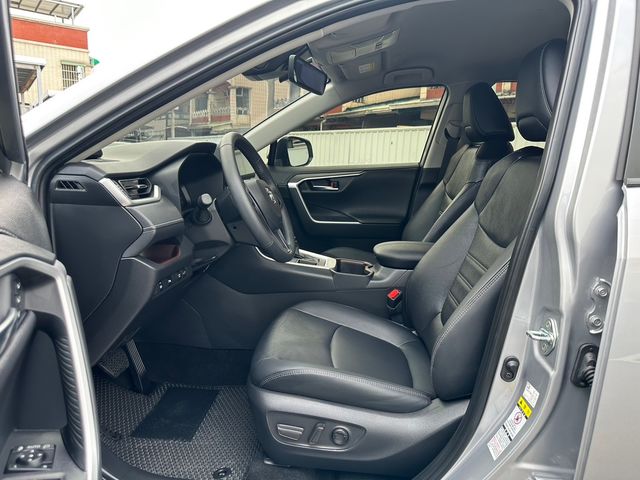 RAV4 2.0  第8張相片