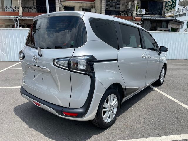 SIENTA 1.8  第5張相片