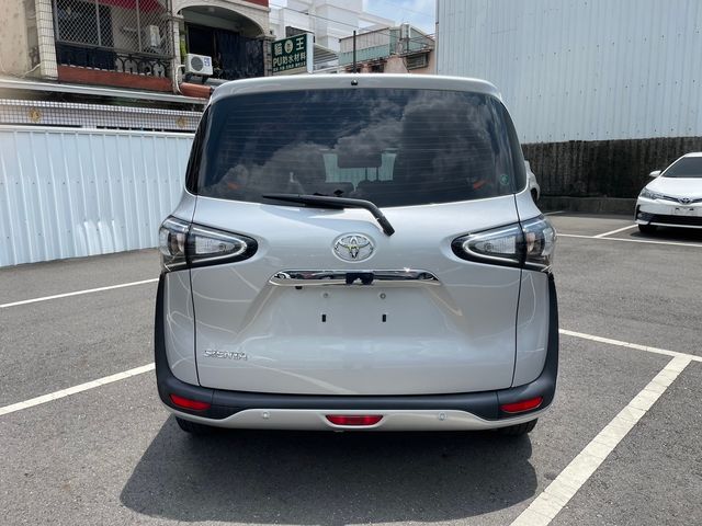 SIENTA 1.8  第6張相片