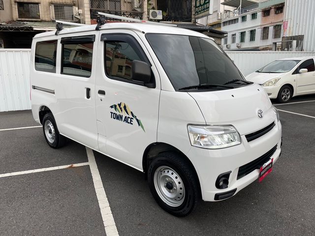 TOWN ACE VAN 5人  第3張相片