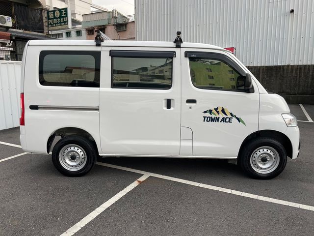 TOWN ACE VAN 5人  第4張相片