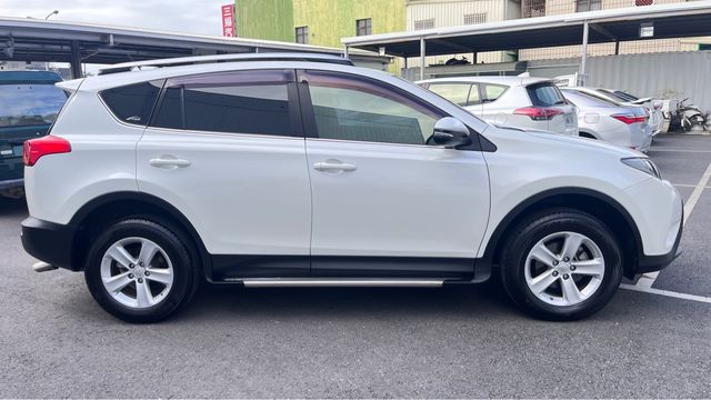 RAV4 2.5  第4張相片