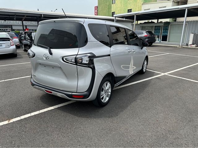 SIENTA 1.8  第5張相片