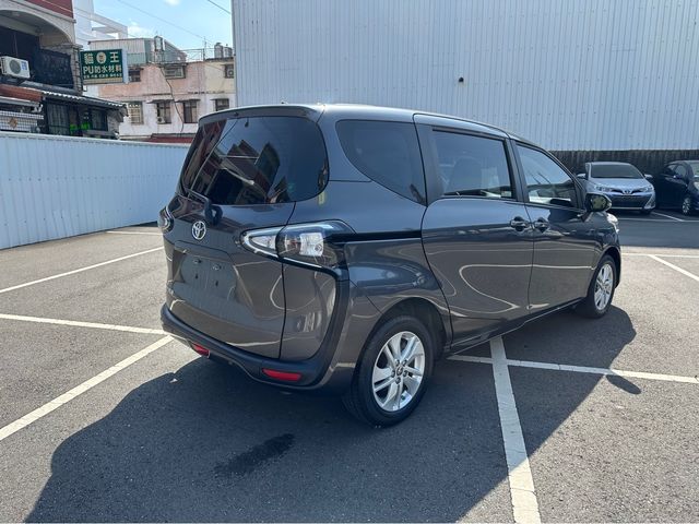 SIENTA 1.8  第5張相片