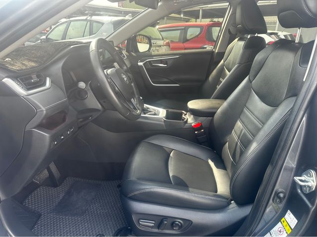 RAV4 2.0  第8張相片