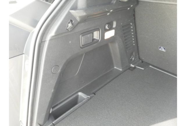 Peugeot 3008  第9張相片