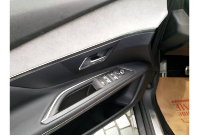 Peugeot 3008  第15張相片