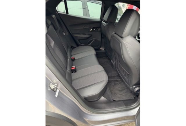 Peugeot 2008  第8張相片