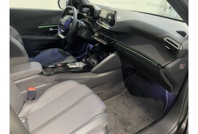 Peugeot 2008  第9張相片