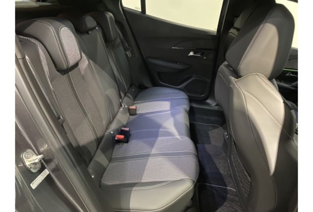 Peugeot 2008  第10張相片