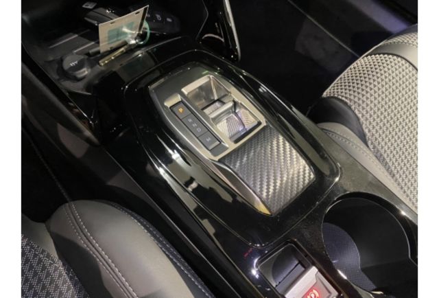 Peugeot 2008  第20張相片