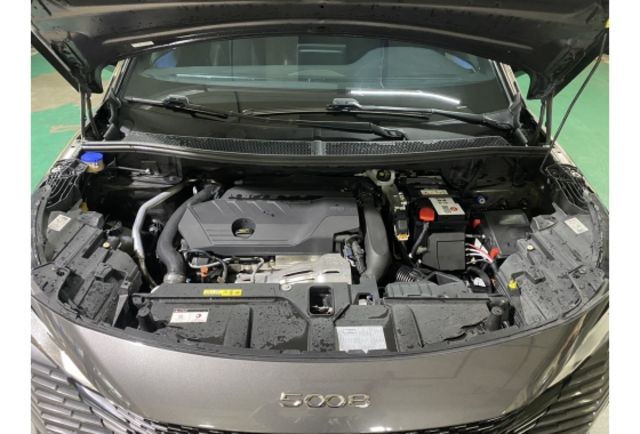 Peugeot 5008  第7張相片