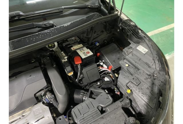 Peugeot 5008  第11張相片