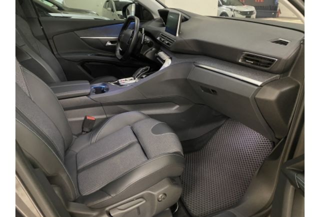 Peugeot 5008  第7張相片