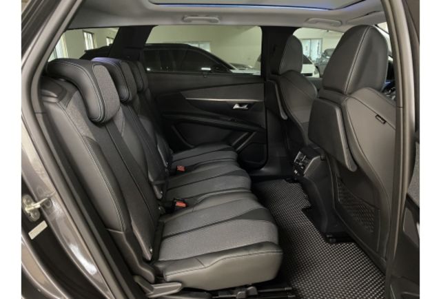 Peugeot 5008  第9張相片