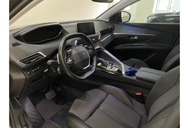 Peugeot 5008  第16張相片