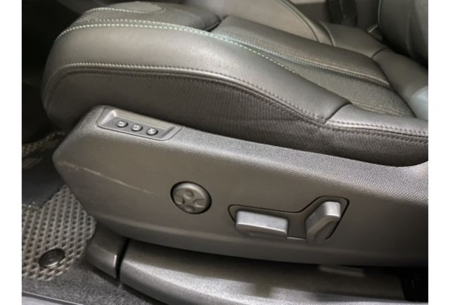 Peugeot 5008  第25張相片