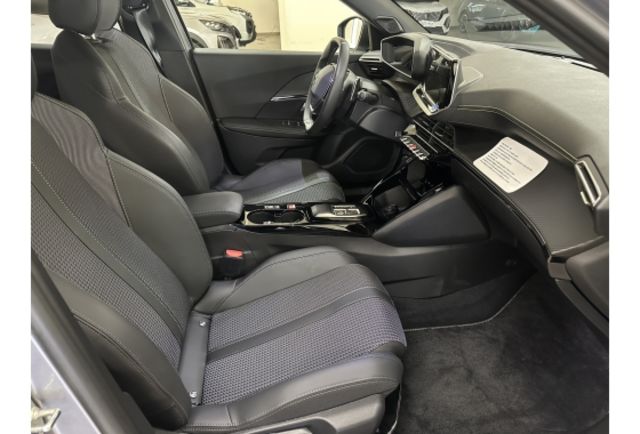 Peugeot 2008  第19張相片