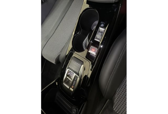 Peugeot 2008  第24張相片