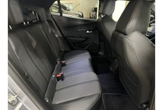 Peugeot 2008  第27張相片