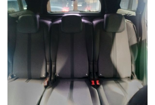 Peugeot 5008  第23張相片