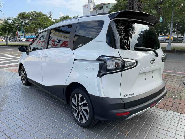 SIENTA 1.8  第5張相片